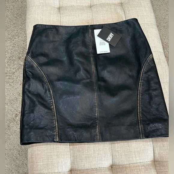 DKNY Limited Edition Distressed 100% Black Leather Miniskirt /NWT /Size Medium - Picture 4 of 9